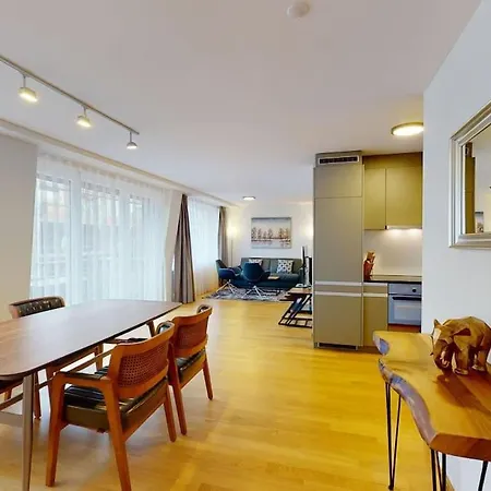 Amazing/sunny 2 Bedroom Flat In The Center