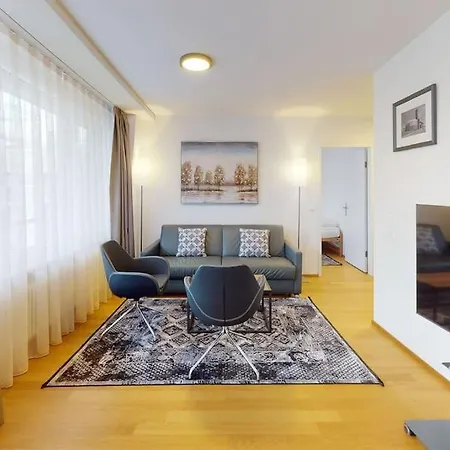 Amazing/sunny 2 Bedroom Flat In The Center شقة